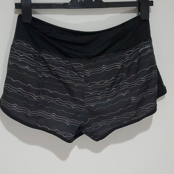 NIKE black Dri-fit athletic shorts - Picture 3 of 8